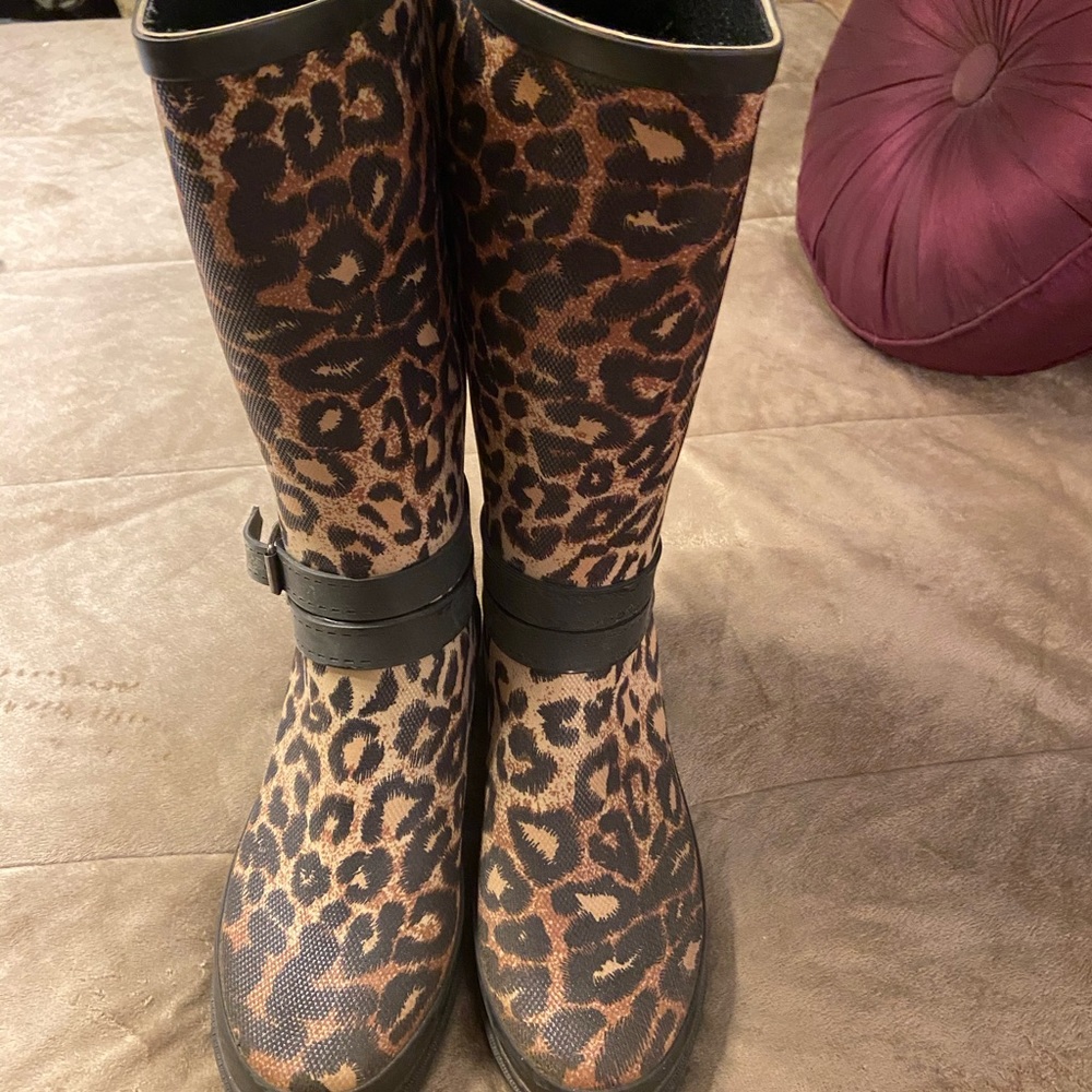 COPY - Women’s size 11 leopard rain boots